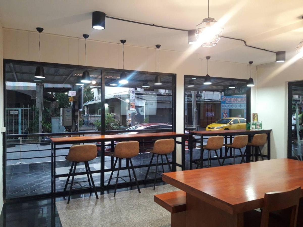Baansuay Rattanathibet Apartment Нонтхабури Экстерьер фото