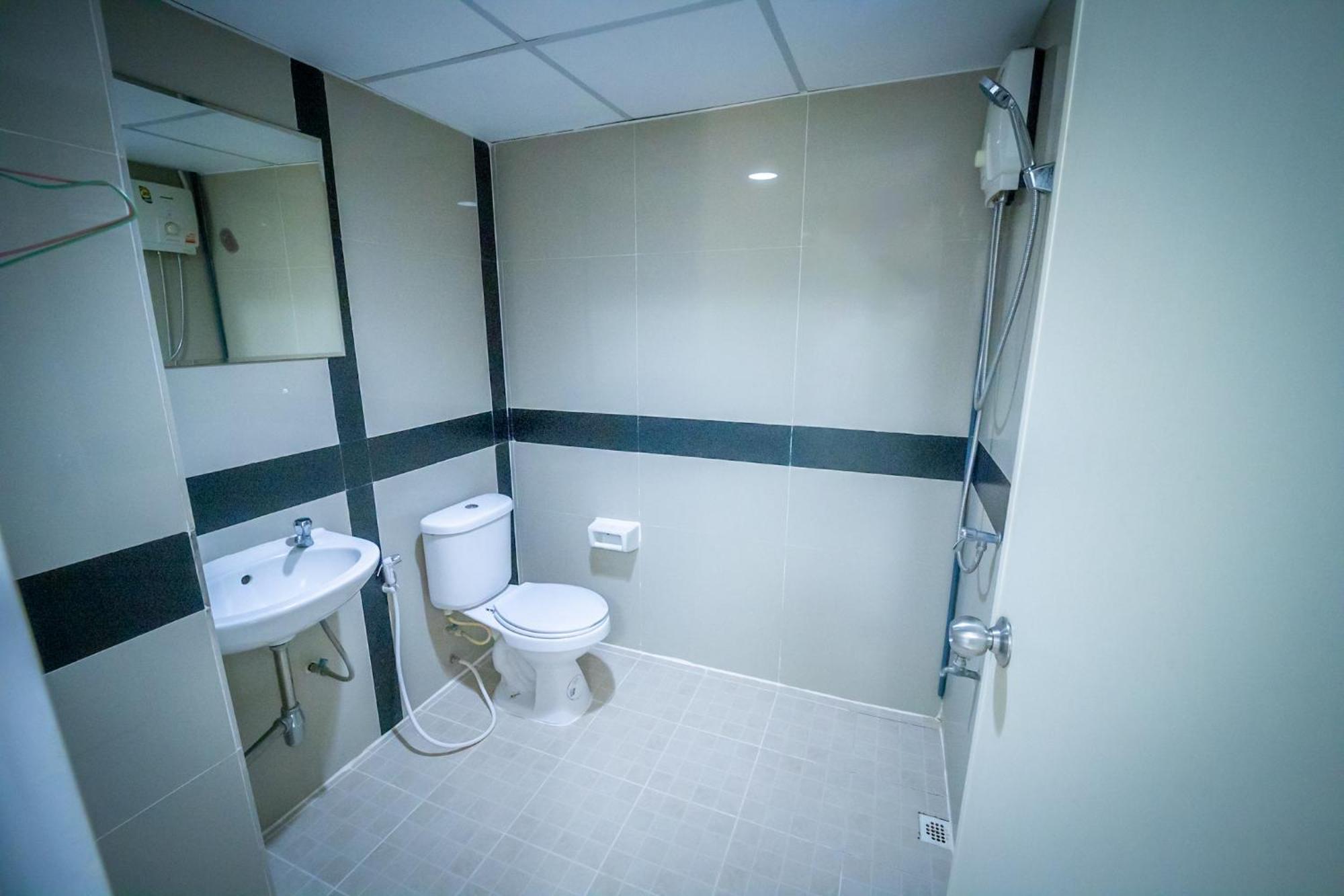 Baansuay Rattanathibet Apartment Нонтхабури Экстерьер фото