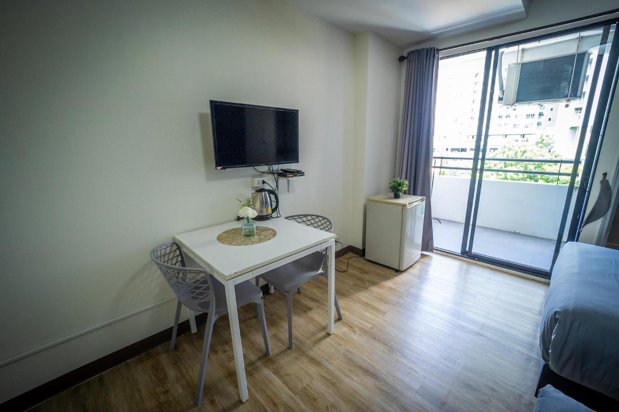 Baansuay Rattanathibet Apartment Нонтхабури Экстерьер фото